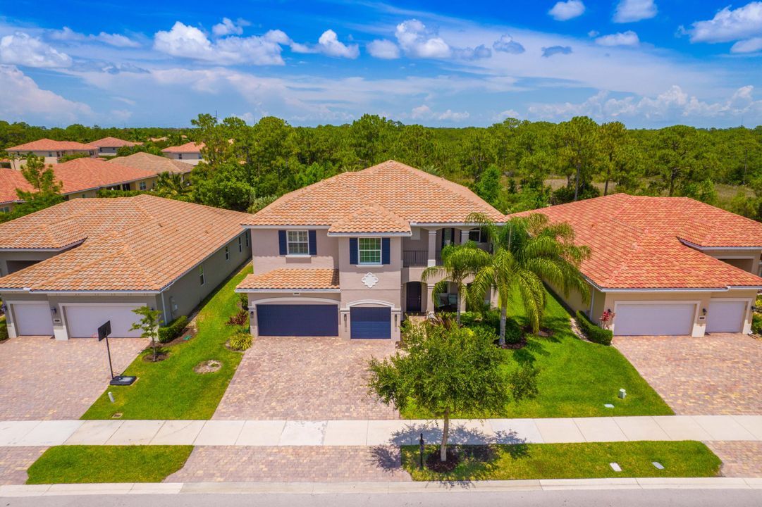 Activo con contrato: $1,199,000 (5 camas, 4 baños, 4343 Pies cuadrados)