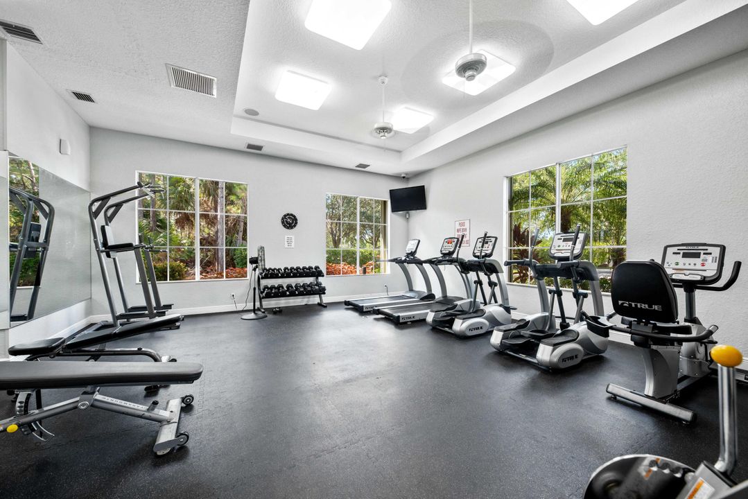 Activo con contrato: $1,199,000 (5 camas, 4 baños, 4343 Pies cuadrados)