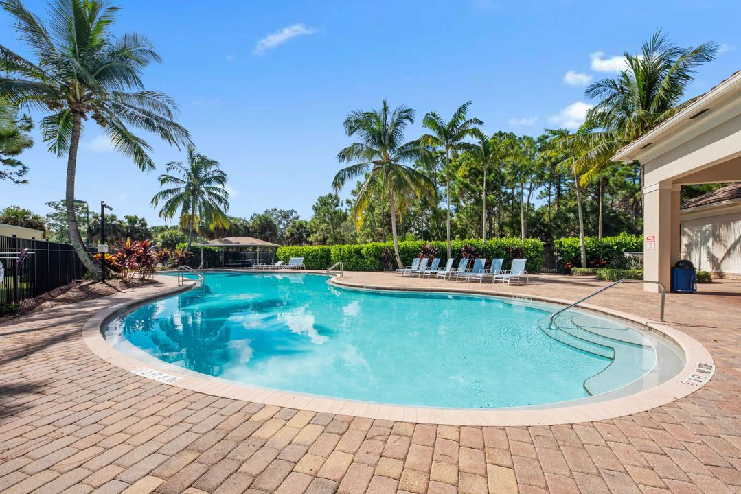 Activo con contrato: $1,199,000 (5 camas, 4 baños, 4343 Pies cuadrados)