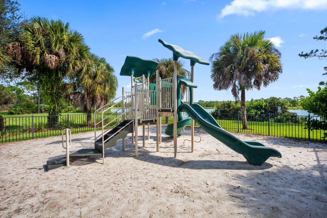 Activo con contrato: $1,199,000 (5 camas, 4 baños, 4343 Pies cuadrados)