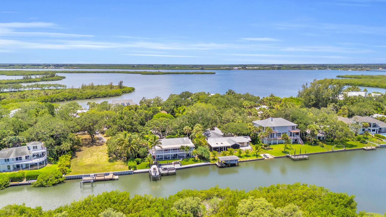 For Sale: $1,375,000 (4 beds, 3 baths, 2239 Square Feet)