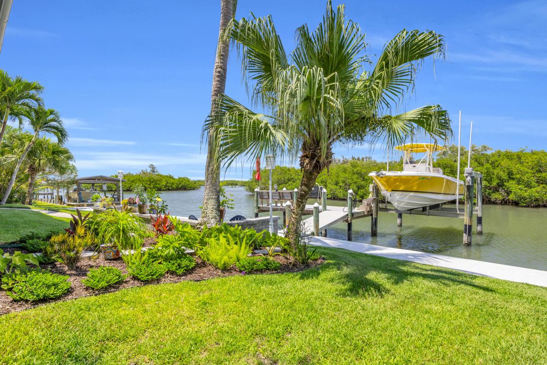 For Sale: $1,375,000 (4 beds, 3 baths, 2239 Square Feet)