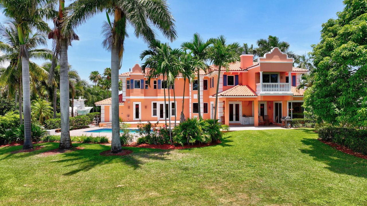 For Sale: $3,199,000 (5 beds, 3 baths, 4530 Square Feet)