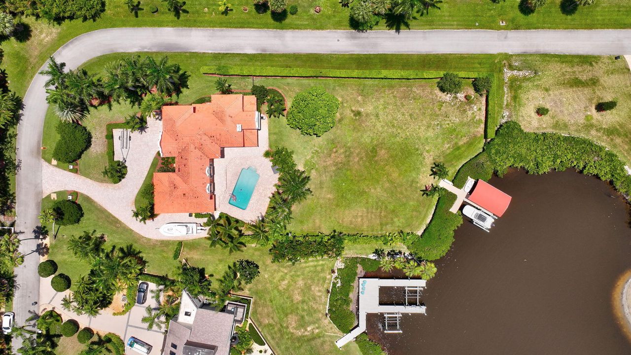 For Sale: $3,199,000 (5 beds, 3 baths, 4530 Square Feet)