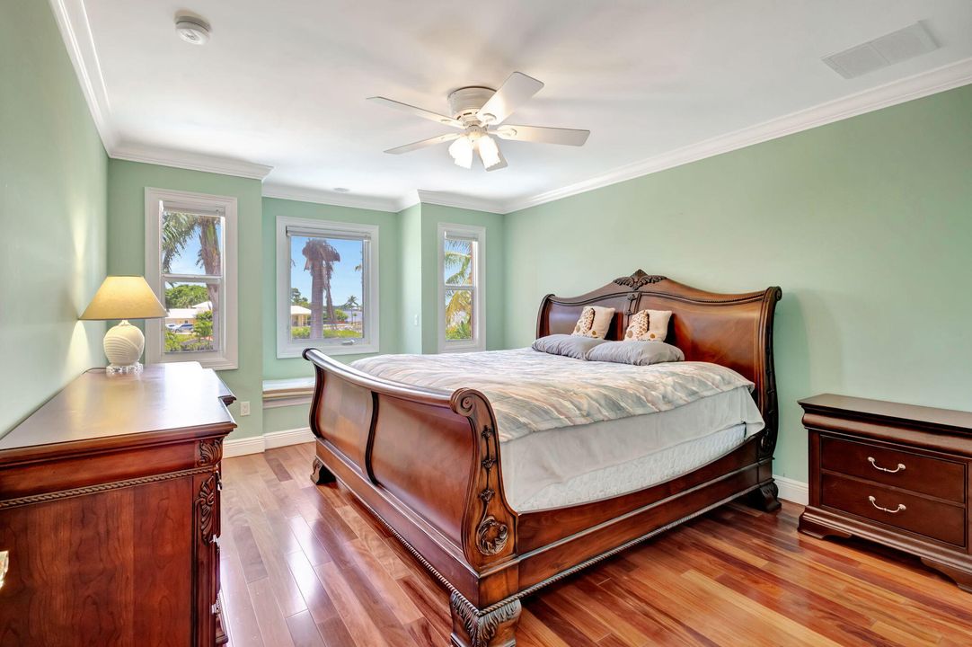 For Sale: $3,199,000 (5 beds, 3 baths, 4530 Square Feet)