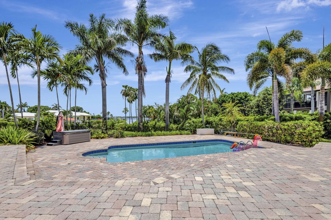 For Sale: $3,199,000 (5 beds, 3 baths, 4530 Square Feet)