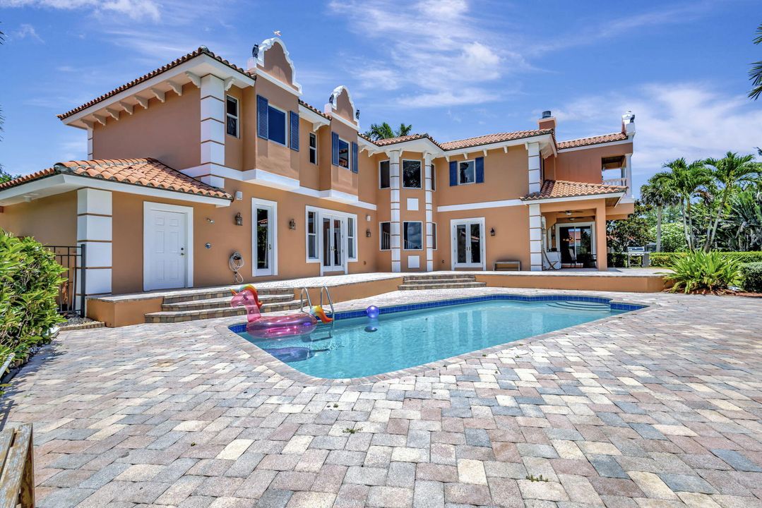 For Sale: $3,199,000 (5 beds, 3 baths, 4530 Square Feet)