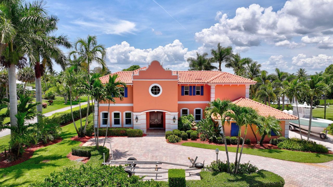 For Sale: $3,199,000 (5 beds, 3 baths, 4530 Square Feet)