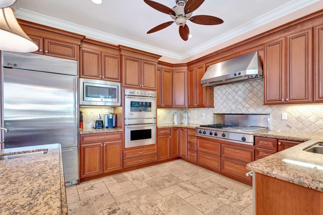 For Sale: $3,199,000 (5 beds, 3 baths, 4530 Square Feet)