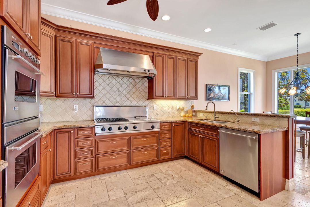 For Sale: $3,199,000 (5 beds, 3 baths, 4530 Square Feet)