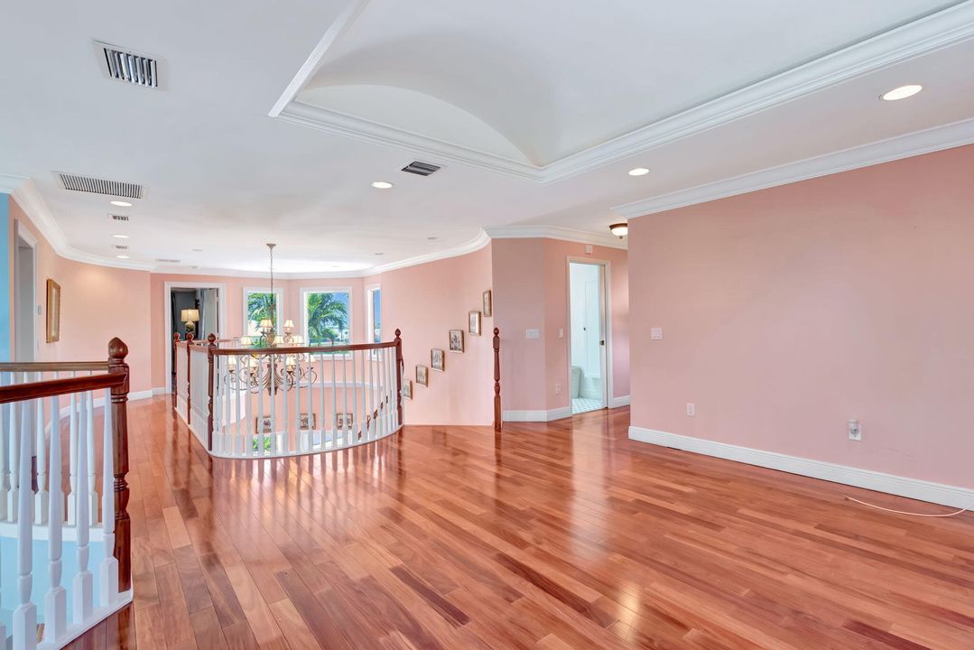 For Sale: $3,199,000 (5 beds, 3 baths, 4530 Square Feet)