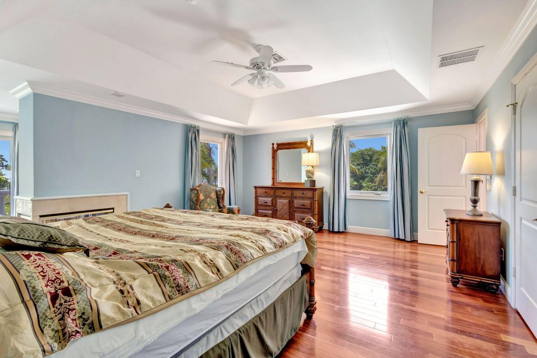 For Sale: $3,199,000 (5 beds, 3 baths, 4530 Square Feet)