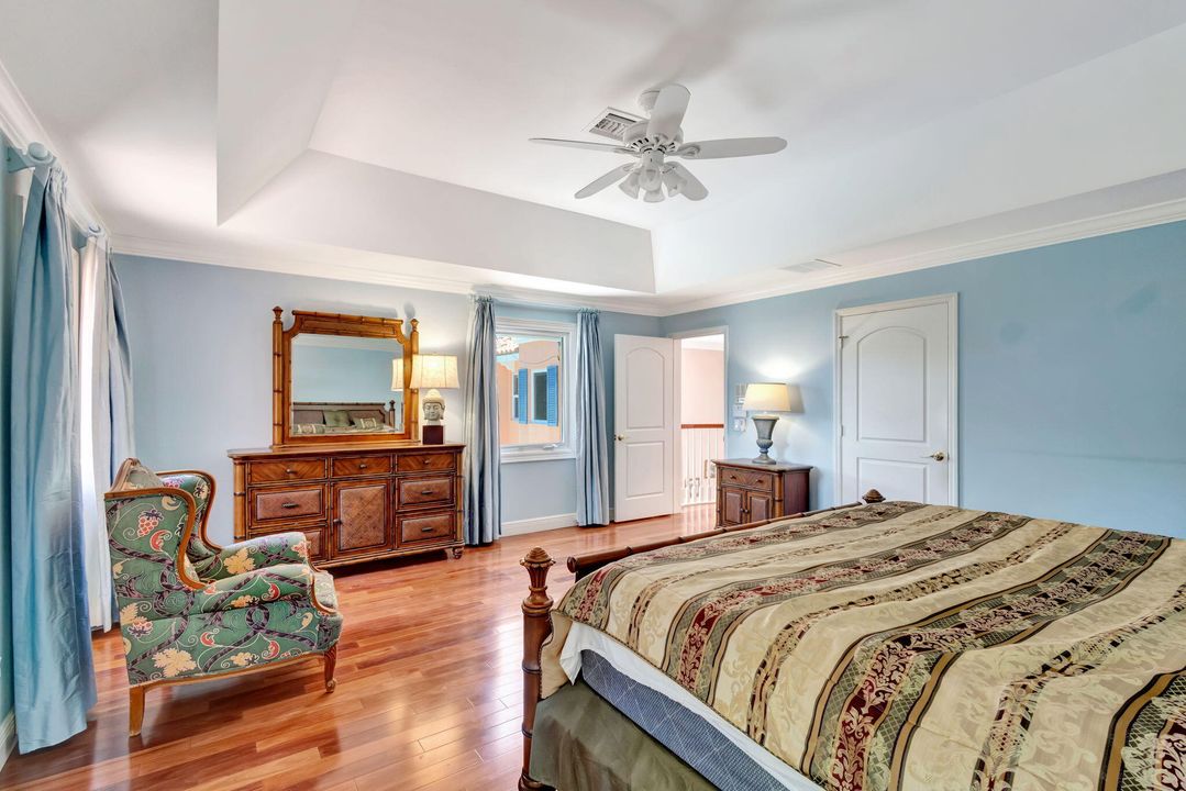 For Sale: $3,199,000 (5 beds, 3 baths, 4530 Square Feet)