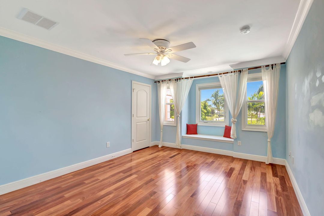 For Sale: $3,199,000 (5 beds, 3 baths, 4530 Square Feet)