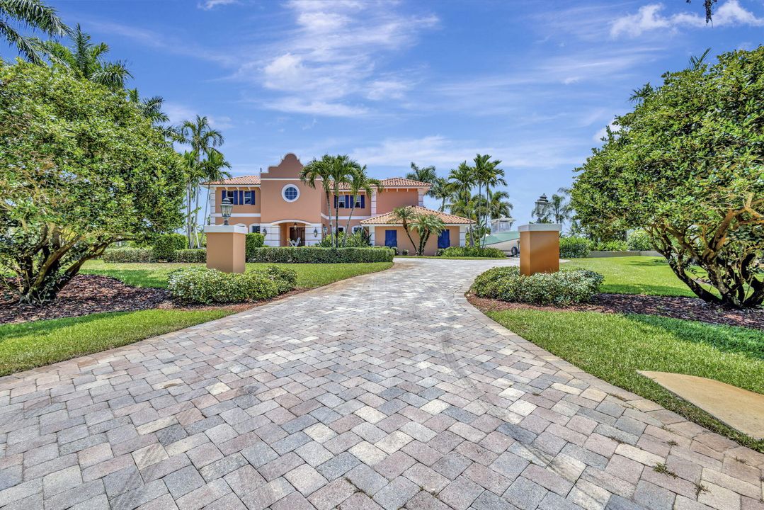 For Sale: $3,199,000 (5 beds, 3 baths, 4530 Square Feet)