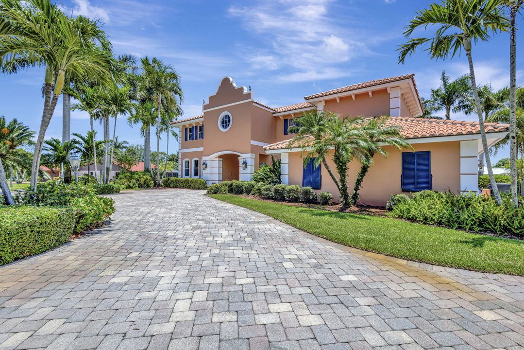 For Sale: $3,199,000 (5 beds, 3 baths, 4530 Square Feet)