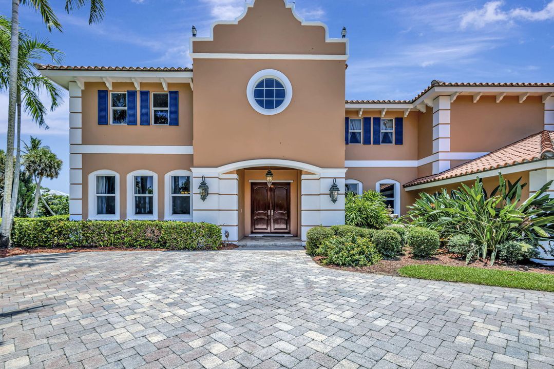 For Sale: $3,199,000 (5 beds, 3 baths, 4530 Square Feet)