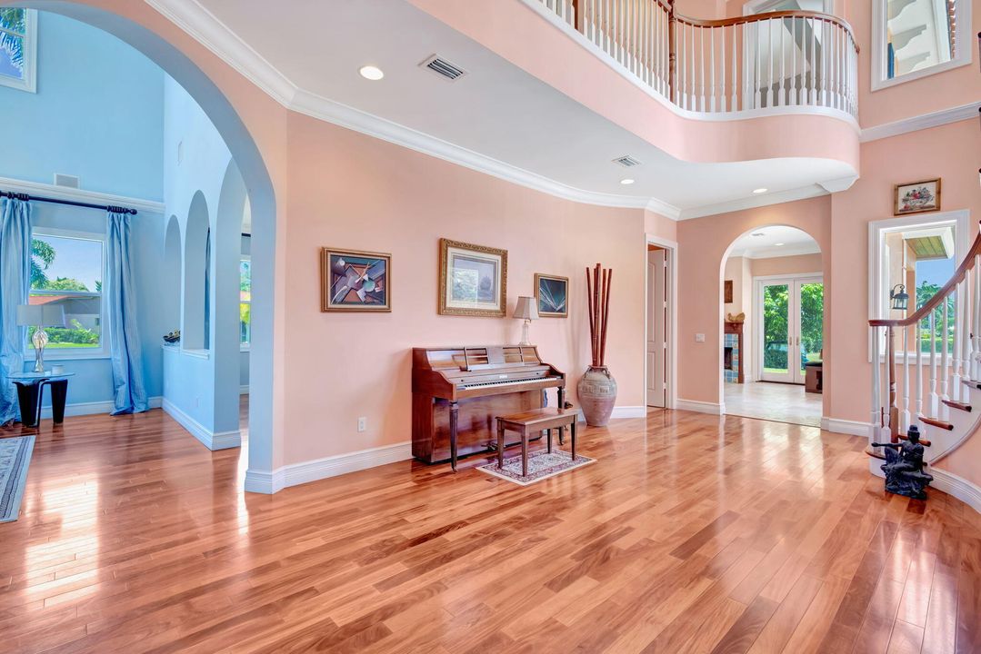 For Sale: $3,199,000 (5 beds, 3 baths, 4530 Square Feet)