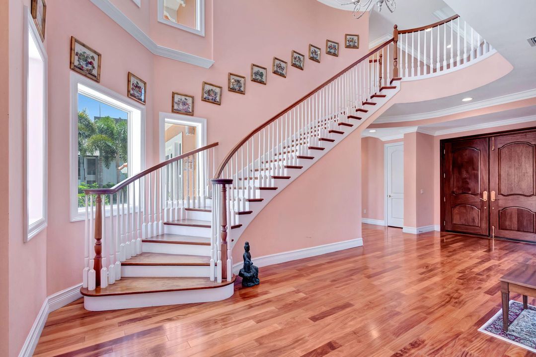 For Sale: $3,199,000 (5 beds, 3 baths, 4530 Square Feet)