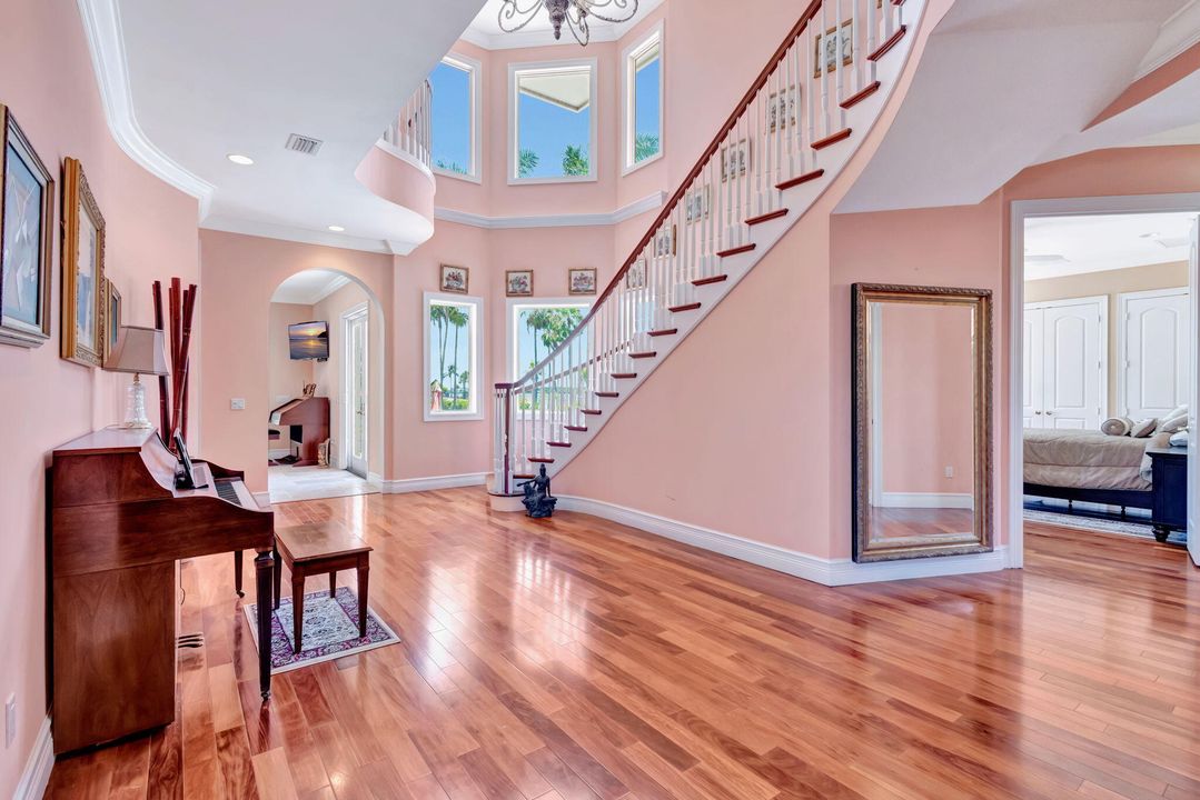 For Sale: $3,199,000 (5 beds, 3 baths, 4530 Square Feet)