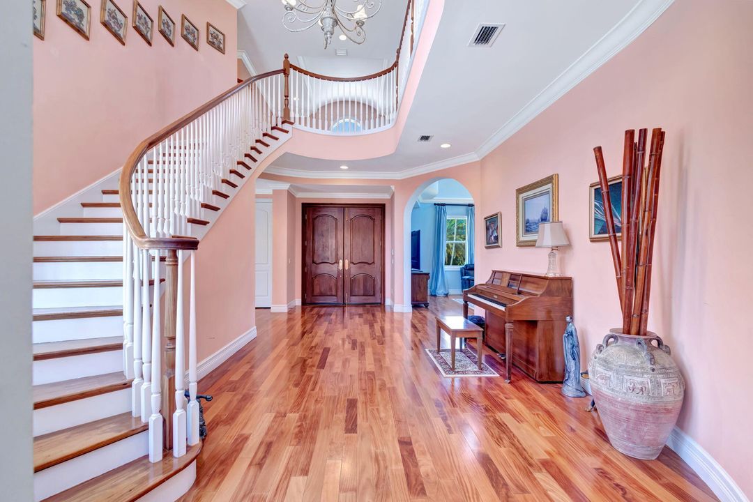 For Sale: $3,199,000 (5 beds, 3 baths, 4530 Square Feet)