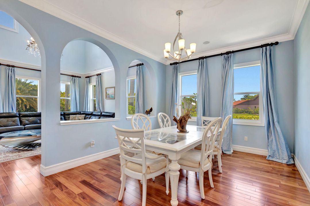 For Sale: $3,199,000 (5 beds, 3 baths, 4530 Square Feet)