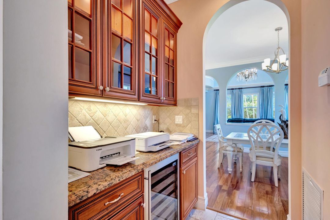 For Sale: $3,199,000 (5 beds, 3 baths, 4530 Square Feet)