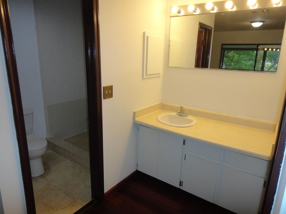 合同活跃: $339,000 (2 贝兹, 2 浴室, 1698 平方英尺)