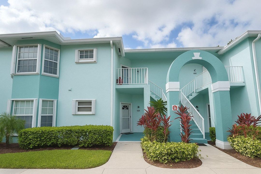 For Sale: $239,900 (2 beds, 2 baths, 1029 Square Feet)