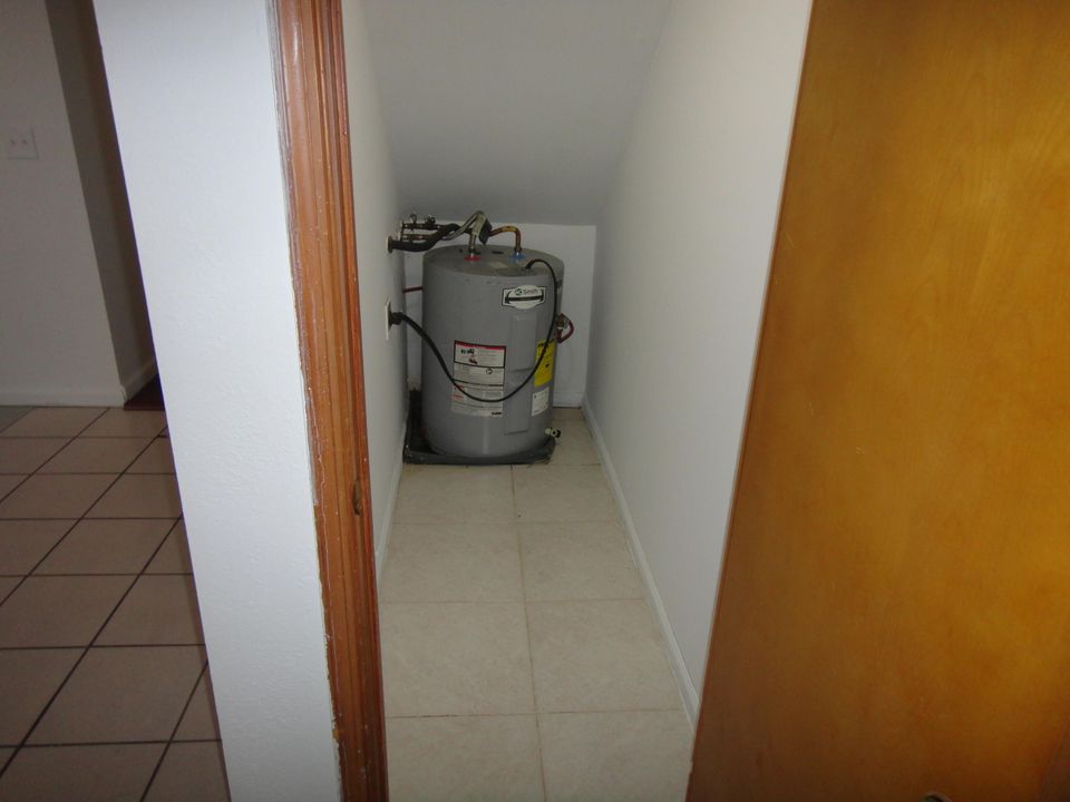 合同活跃: $339,000 (2 贝兹, 2 浴室, 1698 平方英尺)