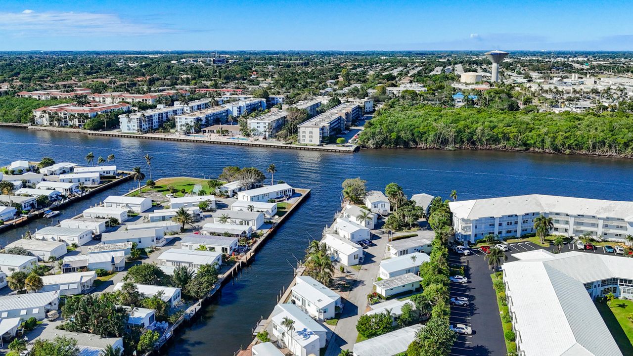 待售: $735,000 (2 贝兹, 1 浴室, 1032 平方英尺)