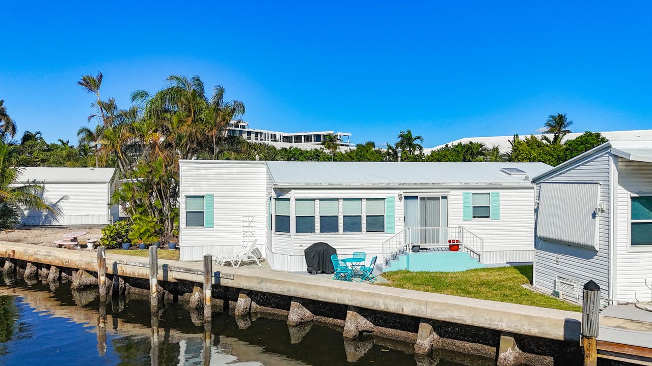 待售: $735,000 (2 贝兹, 1 浴室, 1032 平方英尺)