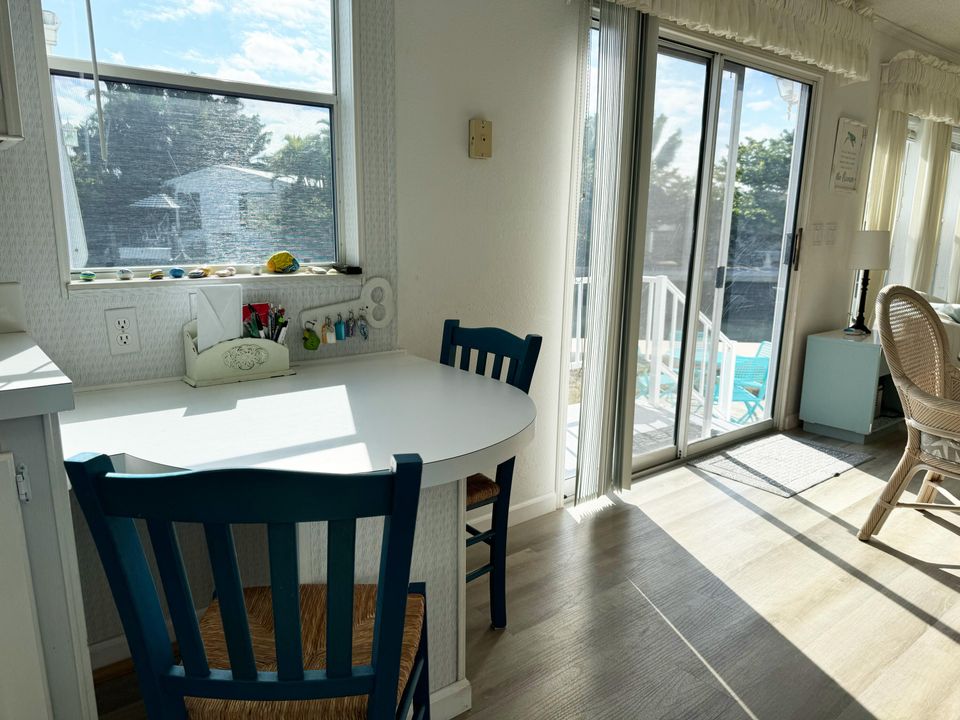 待售: $735,000 (2 贝兹, 1 浴室, 1032 平方英尺)