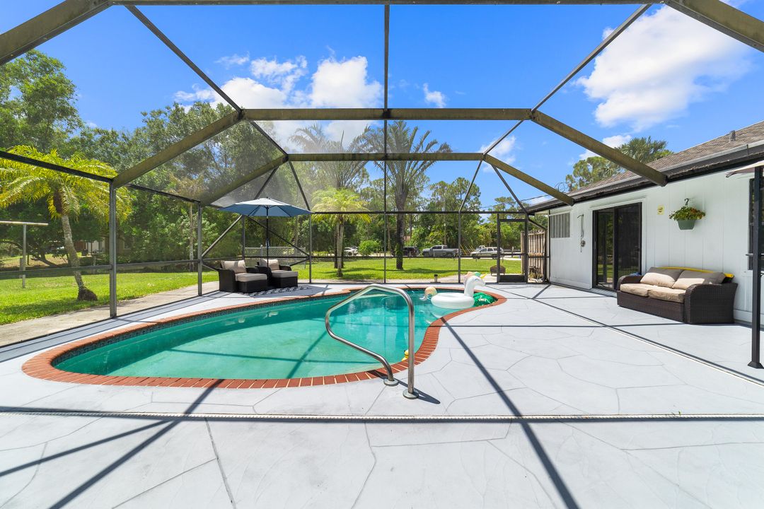 合同活跃: $649,999 (4 贝兹, 3 浴室, 2626 平方英尺)