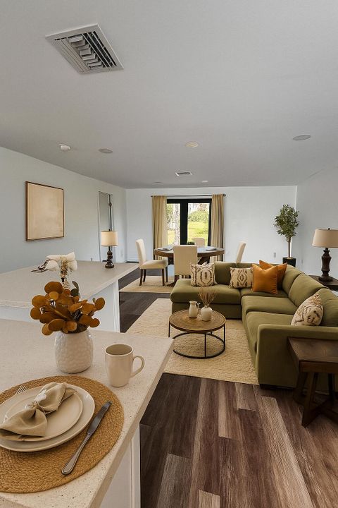 For Sale: $249,900 (3 beds, 2 baths, 960 Square Feet)