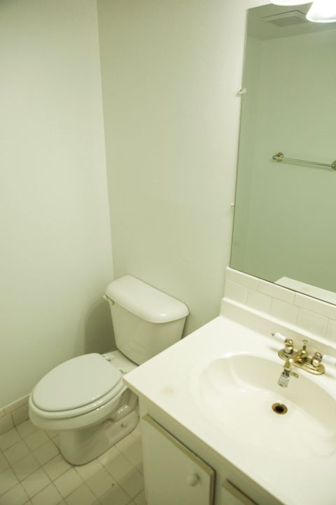 合同活跃: $119,500 (1 贝兹, 1 浴室, 702 平方英尺)