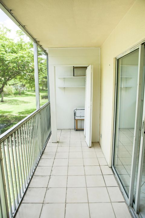 合同活跃: $119,500 (1 贝兹, 1 浴室, 702 平方英尺)