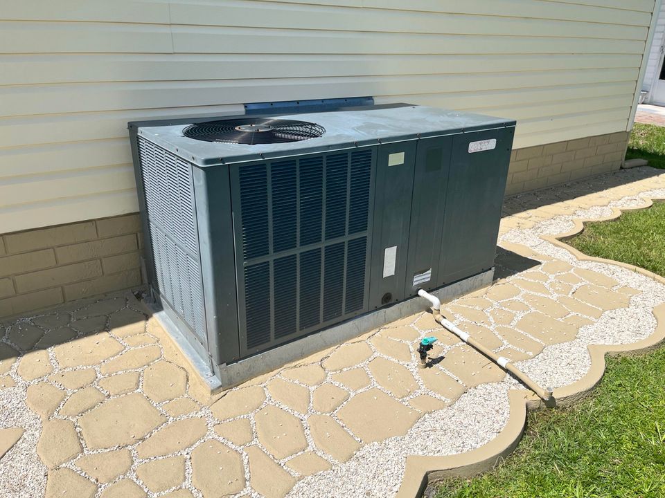 Active With Contract: $148,000 (3 beds, 2 baths, 1510 Square Feet)