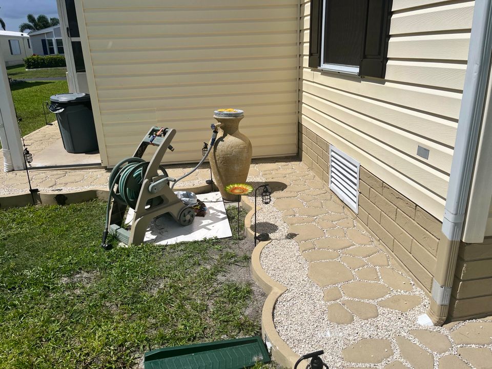 Active With Contract: $148,000 (3 beds, 2 baths, 1510 Square Feet)