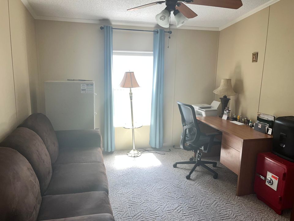 Active With Contract: $148,000 (3 beds, 2 baths, 1510 Square Feet)