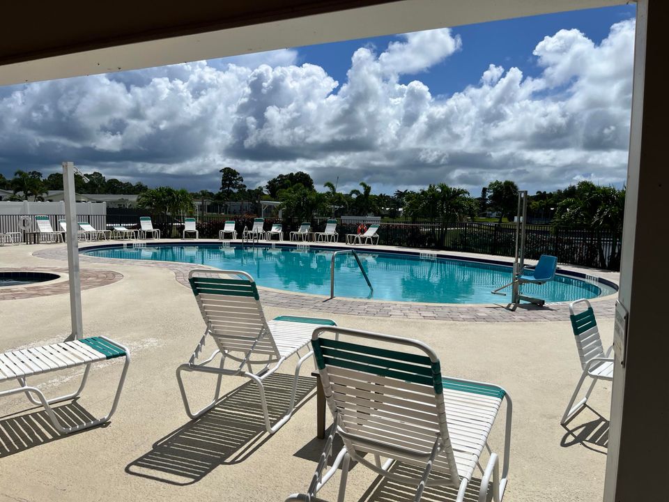 Active With Contract: $148,000 (3 beds, 2 baths, 1510 Square Feet)