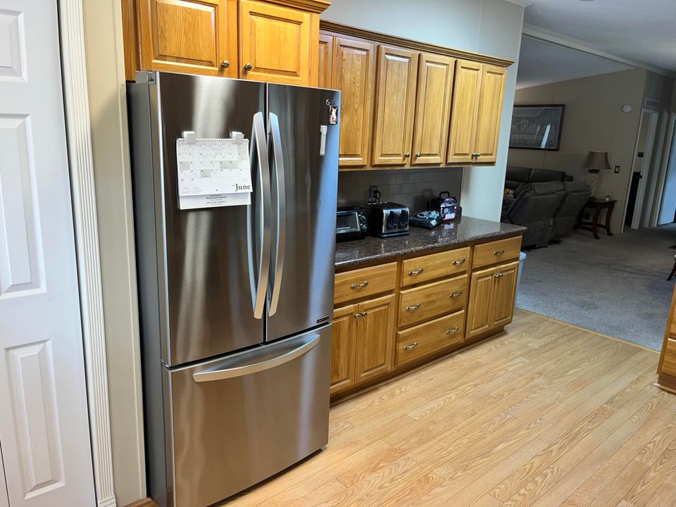 Active With Contract: $148,000 (3 beds, 2 baths, 1510 Square Feet)