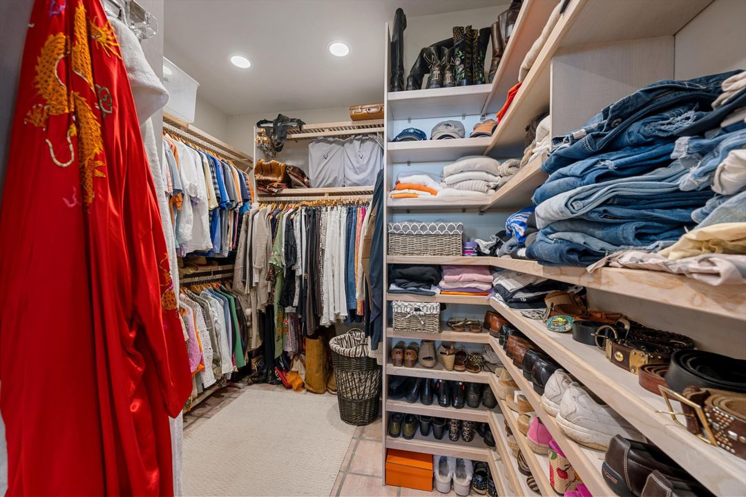 En Venta: $1,650,000 (4 camas, 4 baños, 2370 Pies cuadrados)