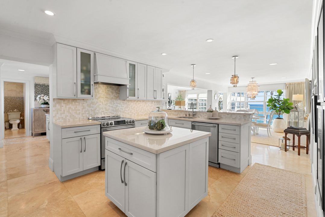 На продажу: $1,500,000 (2 спален, 2 ванн, 2244 Квадратных фут)