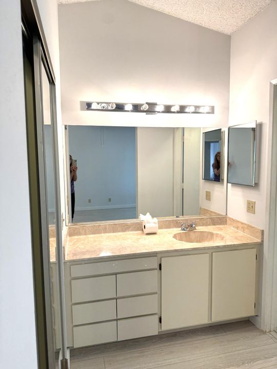 For Sale: $468,000 (3 beds, 2 baths, 1442 Square Feet)