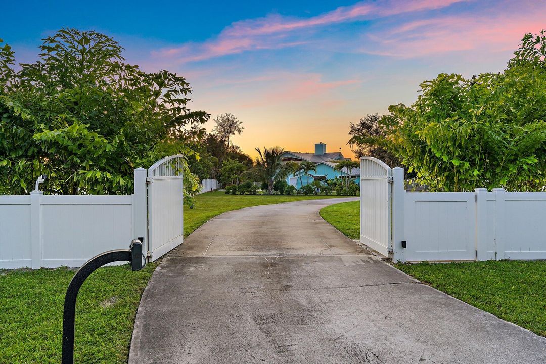 Activo con contrato: $1,390,000 (5 camas, 4 baños, 4483 Pies cuadrados)