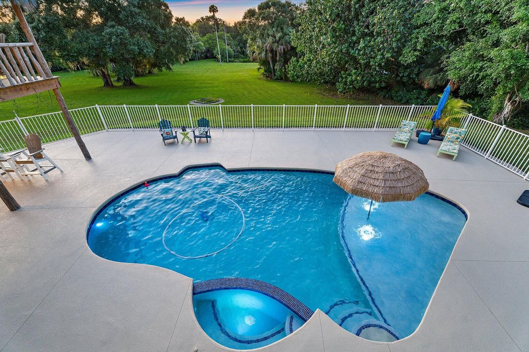 Activo con contrato: $1,390,000 (5 camas, 4 baños, 4483 Pies cuadrados)