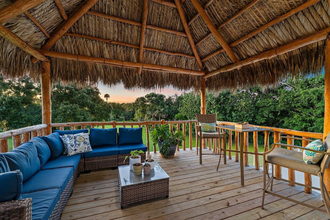 Activo con contrato: $1,390,000 (5 camas, 4 baños, 4483 Pies cuadrados)