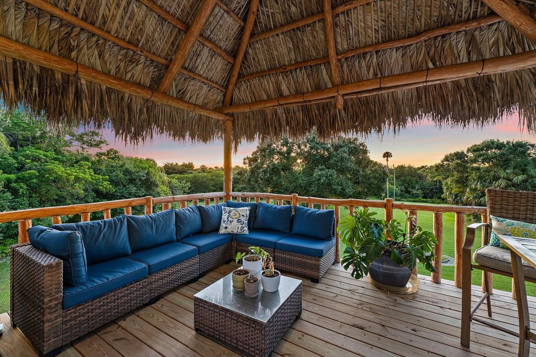 Activo con contrato: $1,390,000 (5 camas, 4 baños, 4483 Pies cuadrados)