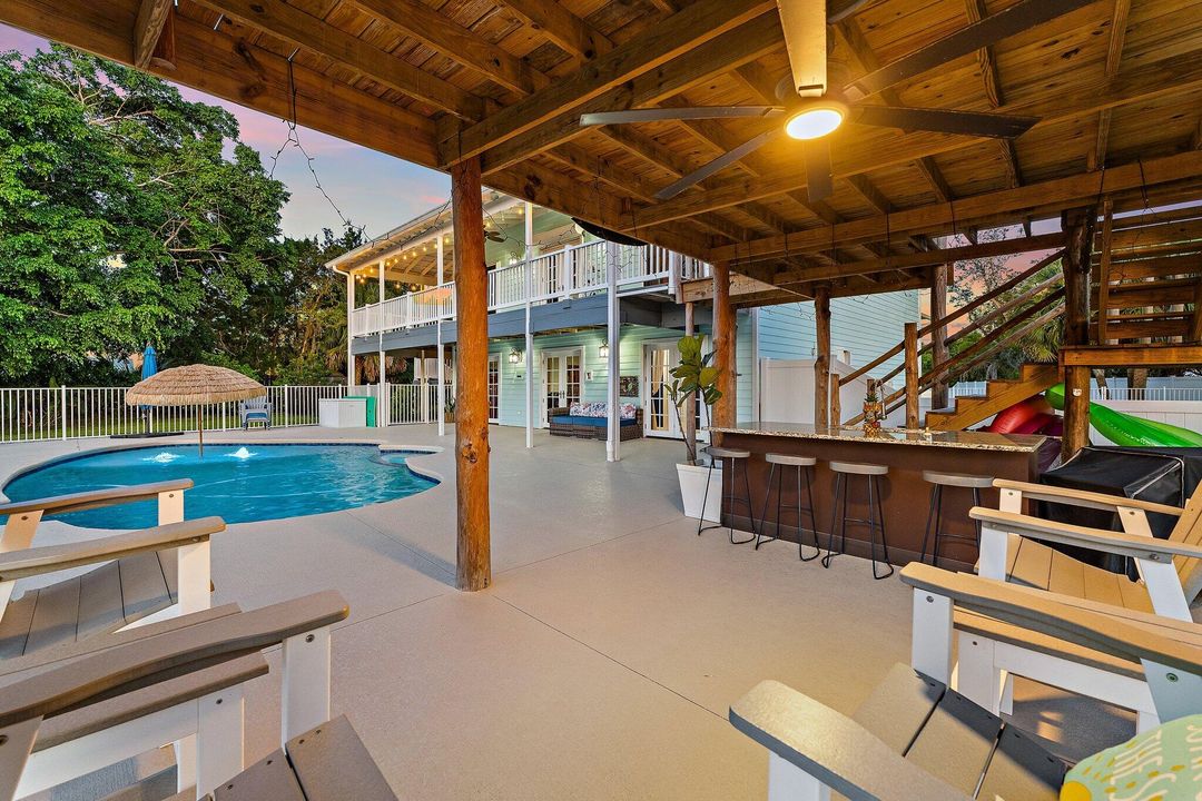 Activo con contrato: $1,390,000 (5 camas, 4 baños, 4483 Pies cuadrados)